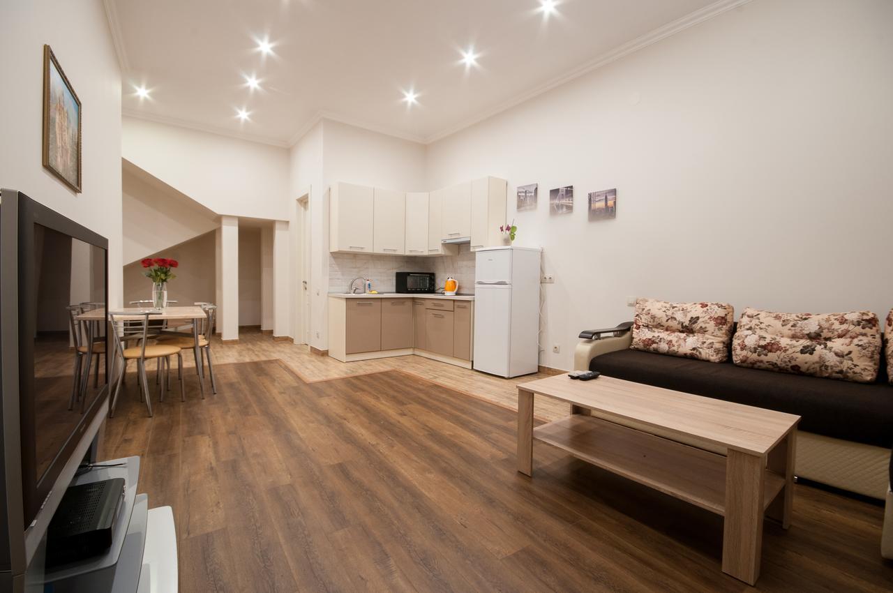 אוזהורוד Wonderful Flat On City Center מראה חיצוני תמונה