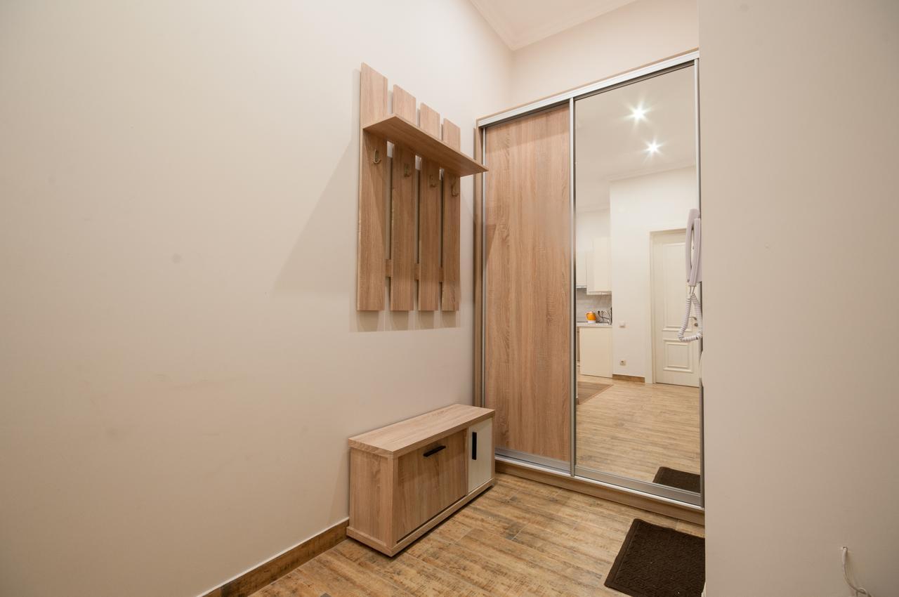 אוזהורוד Wonderful Flat On City Center מראה חיצוני תמונה